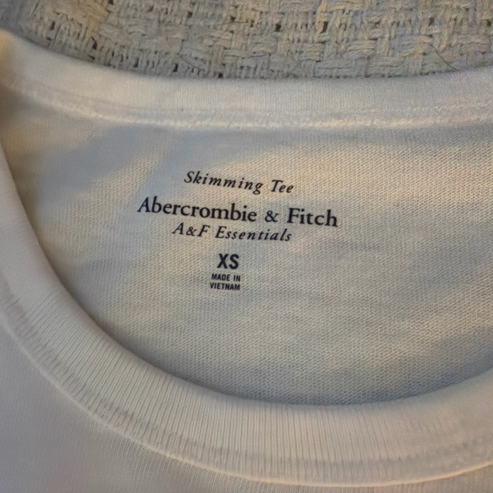 Abercrombie & Fitch White Skimming Tee - Picture 4 of 6